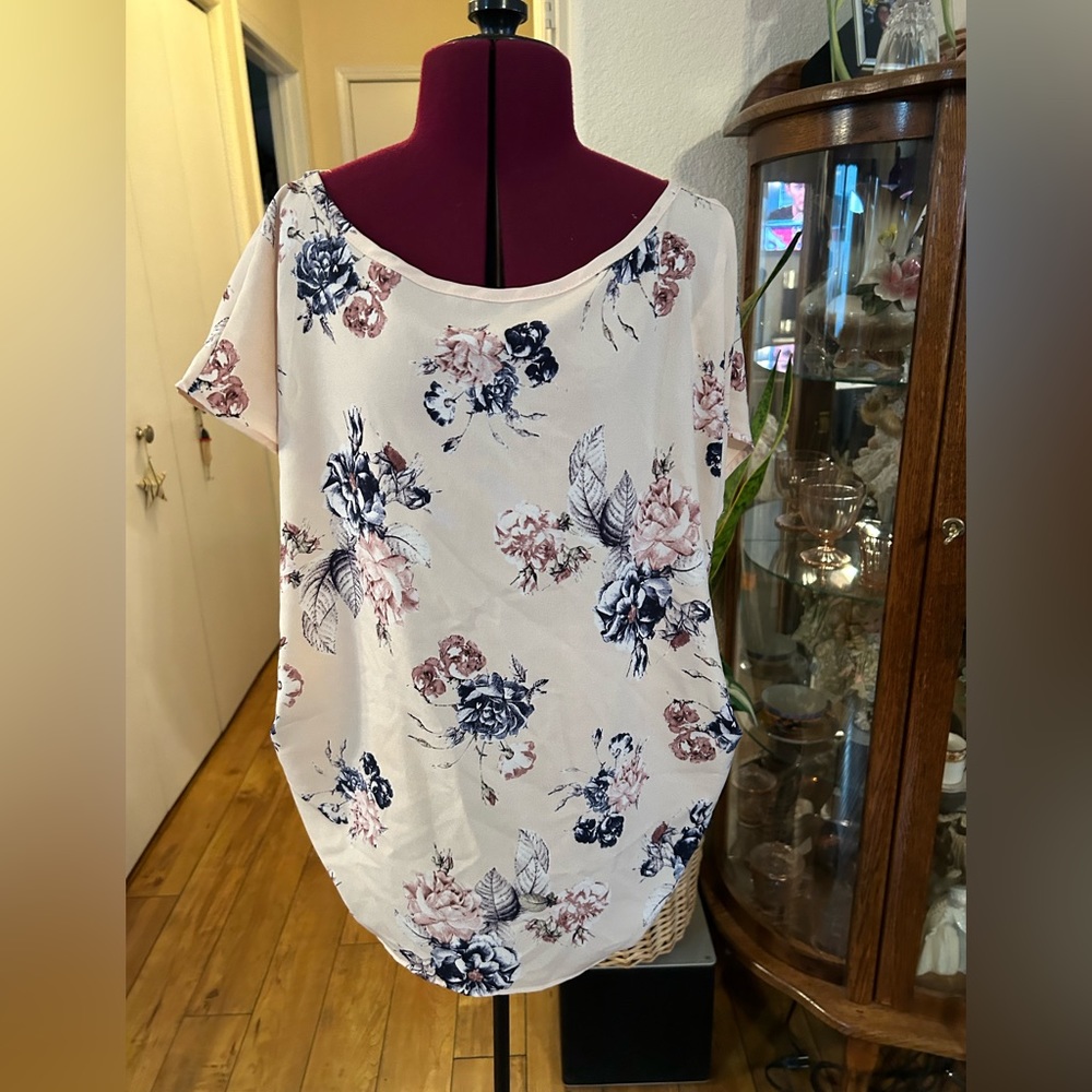 Short Sleeve Floral Blouse